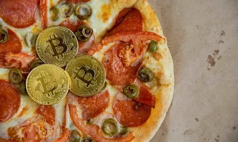 По текущему курса пицца из Papa John’s за 10000 BTC подорожала до $925 млн