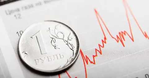 Укрепление курса рубля объяснили майнингом криптовалют в России