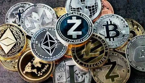 Аналитики предрекают укрепление импульса альткоинов с лидирами ETH и SOL