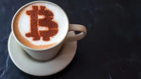Кофейня Vanadi хочет спасти бизнес, купив биткоины на €1 млрд
