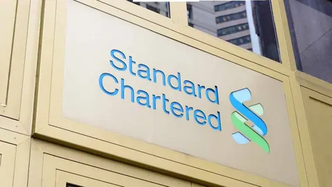 Аналитики банка Standard Chartered неожиданно снизили целевые показатели по XRP, BTC и ETH