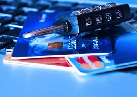 Chainalysis раскрыла схему Xinbi Guarantee: площадка обработала $24 млрд