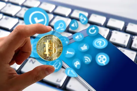 Solana вернула 91% рынка мемкоин-торговли после спада активности Robinhood Chain