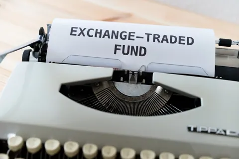 ETF на XRP показали приток средств на фоне оттока из фондов на BTC, ETH и ZEC