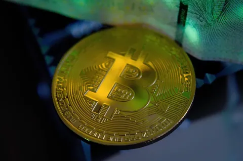 Mezo закрывает мосты для swBTC и USDe 13 октября