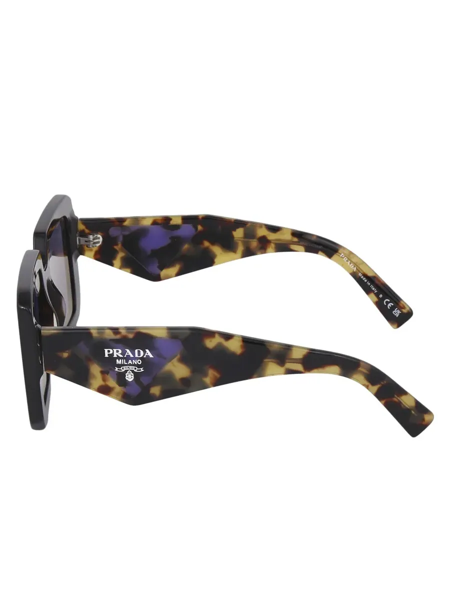 Женские солнцезащитные очки Prada Violet с зеркальными внутренними серебряными квадратными линзами — изображение 5 из 6