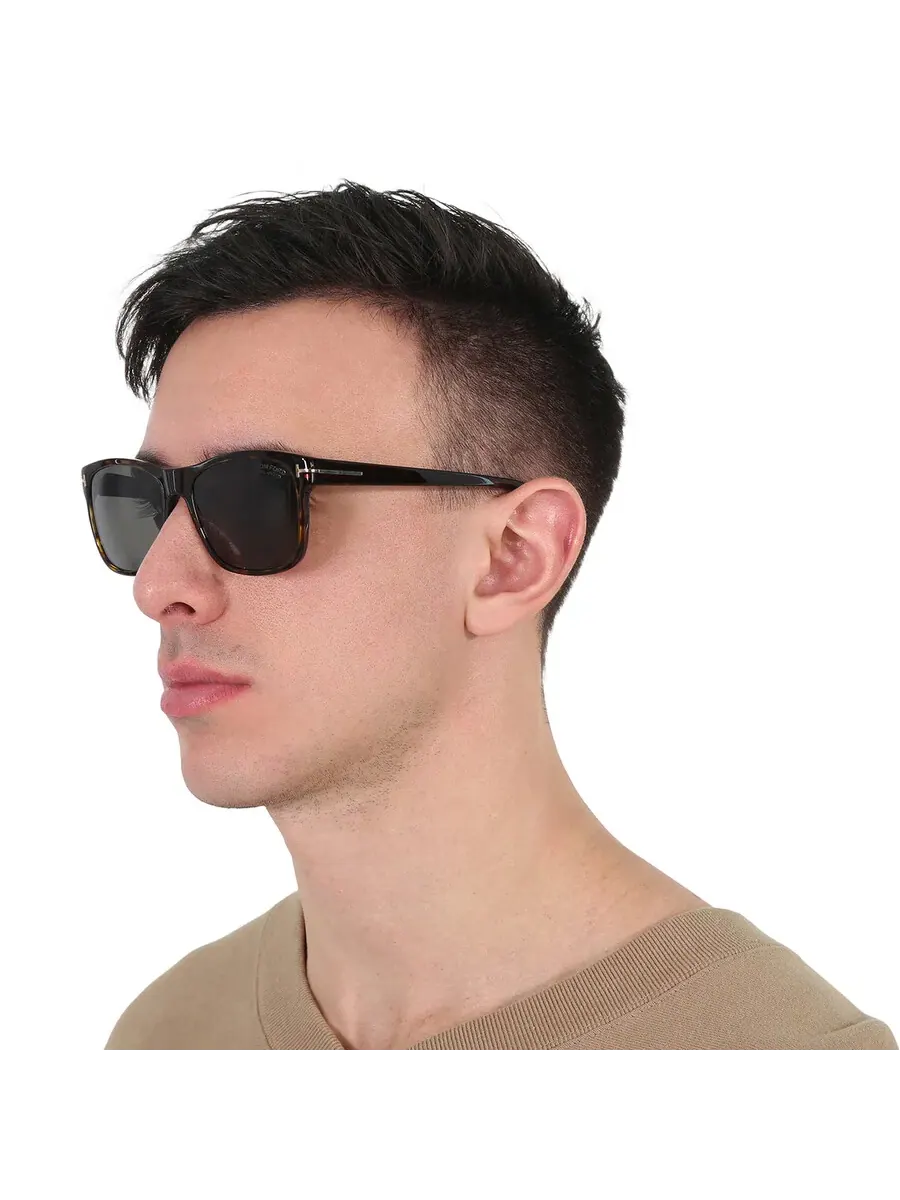 Мужские солнцезащитные очки Tom Ford Giulio Polarized Smoke Square FT0698 52D 59 — изображение 2 из 5, коричневый
