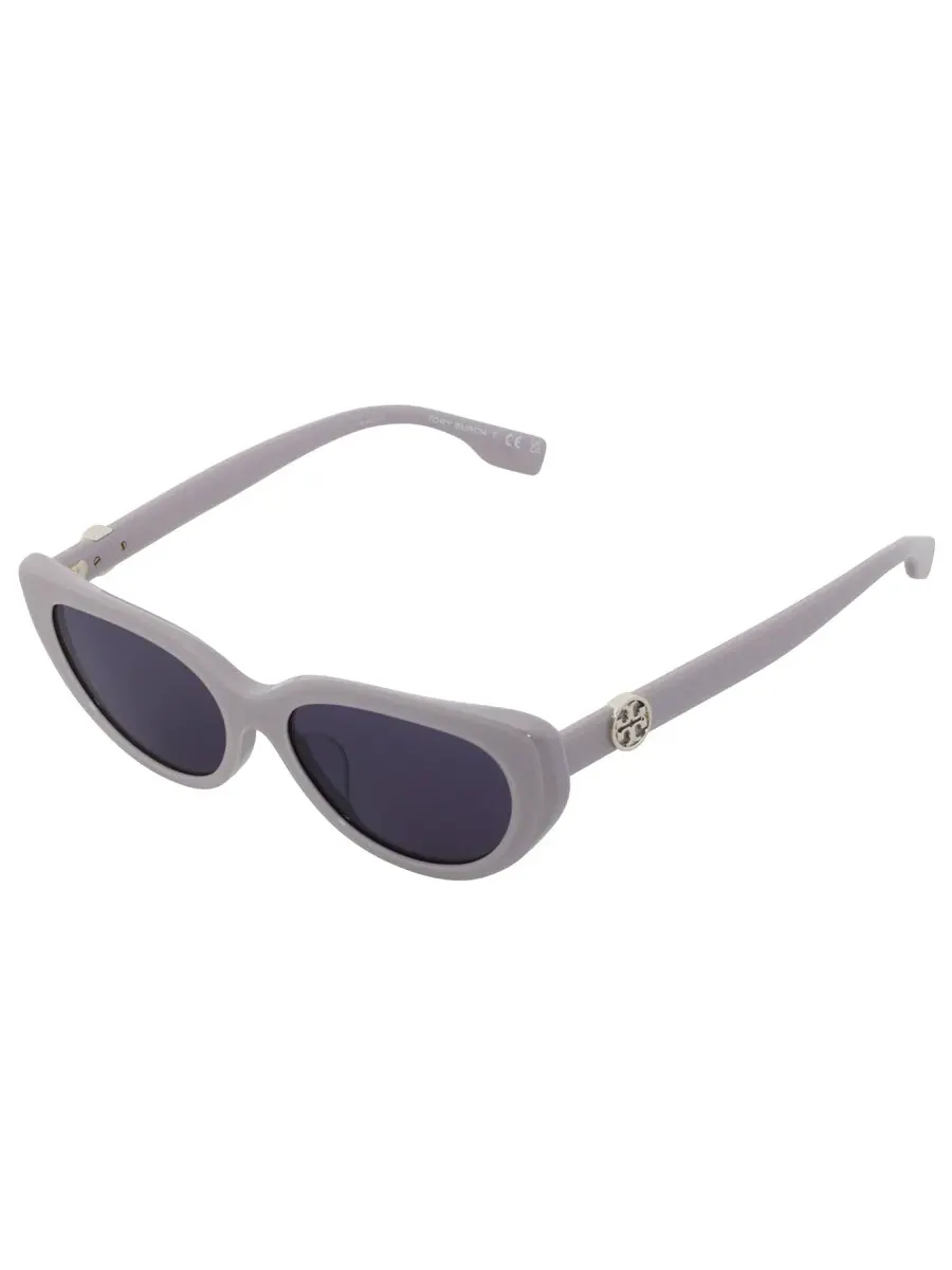 Женские солнцезащитные очки Tory Burch Dark Violet Cat Eye TY7220D 20291A 55 — изображение 3 из 5, прозрачный серый