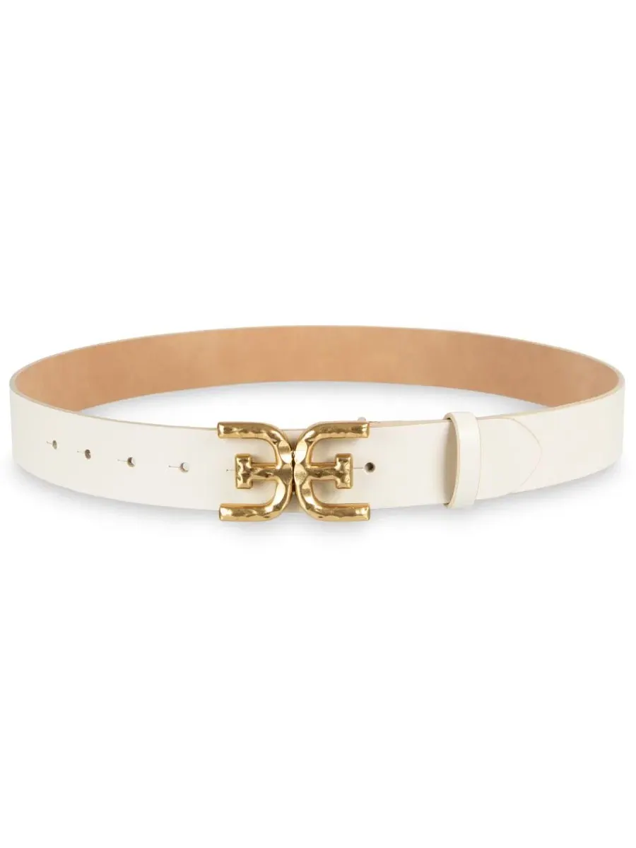 Ремень с пряжкой-плакеткой Hammered Double-E Logo Plaque Buckle Sam Edelman — изображение 2 из 5, кость