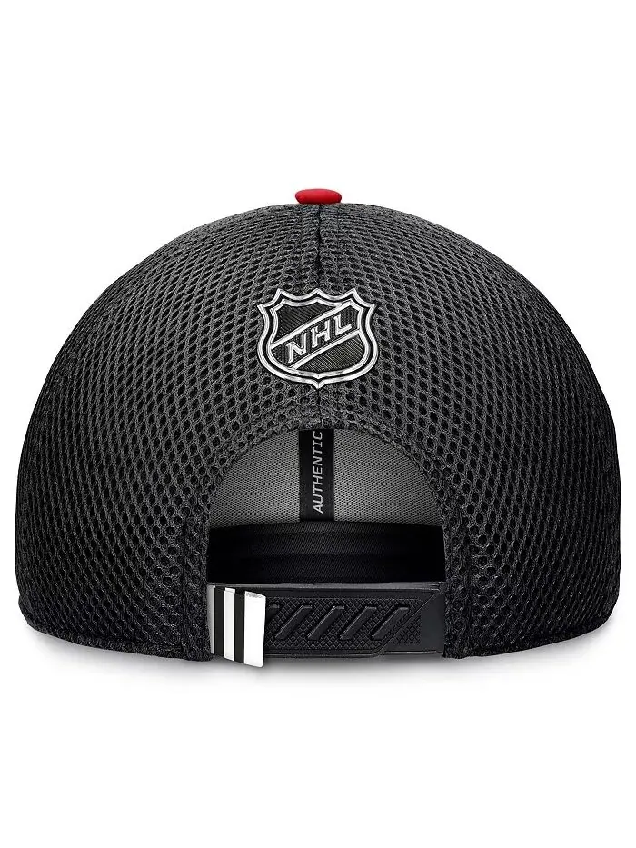 Мужская черная регулируемая кепка Chicago Blackhawks 2024 NHL Draft On Stage Trucker Fanatics — изображение 2 из 4