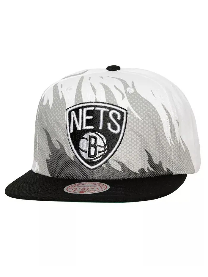 Мужская белая бейсболка Brooklyn Nets Hot Fire Snapback Mitchell & Ness — изображение 1 из 3