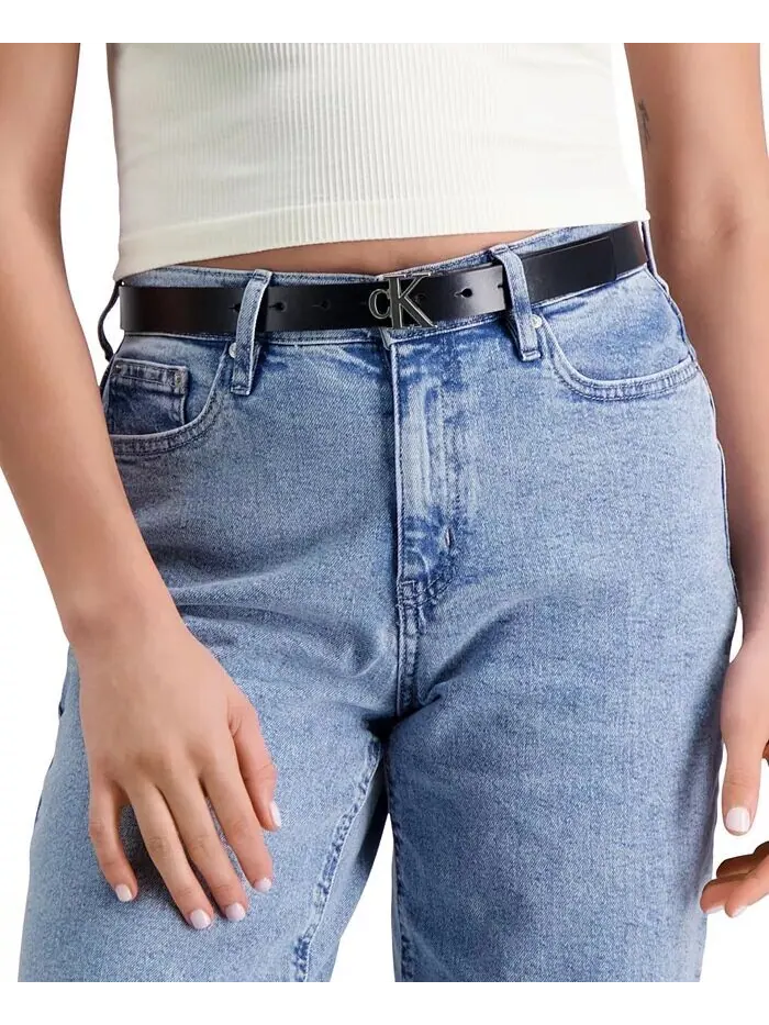 Женский узкий ремень с пряжкой CK Monogram Calvin Klein — изображение 4 из 6, черный