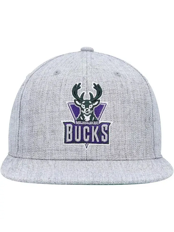 Мужская кепка-кнопка Milwaukee Bucks Hardwood Classics 2.0 цвета «серый меланж» Mitchell & Ness — изображение 2 из 4