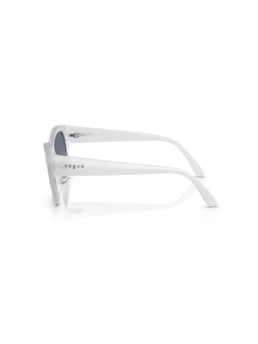 Женские солнцезащитные очки «Бабочка», VO5638SU Vogue Eyewear, top белый, opal milk — изображение 4 из 7