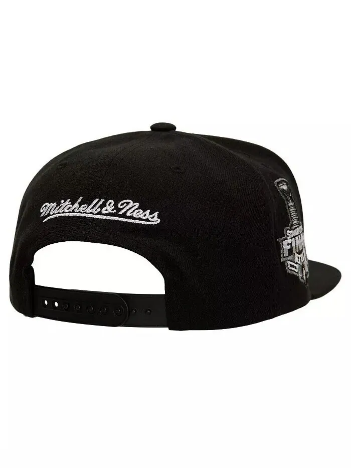 Мужская черная бейсболка Los Angeles Kings Core Top Spot Snapback Mitchell & Ness — изображение 2 из 3, черный