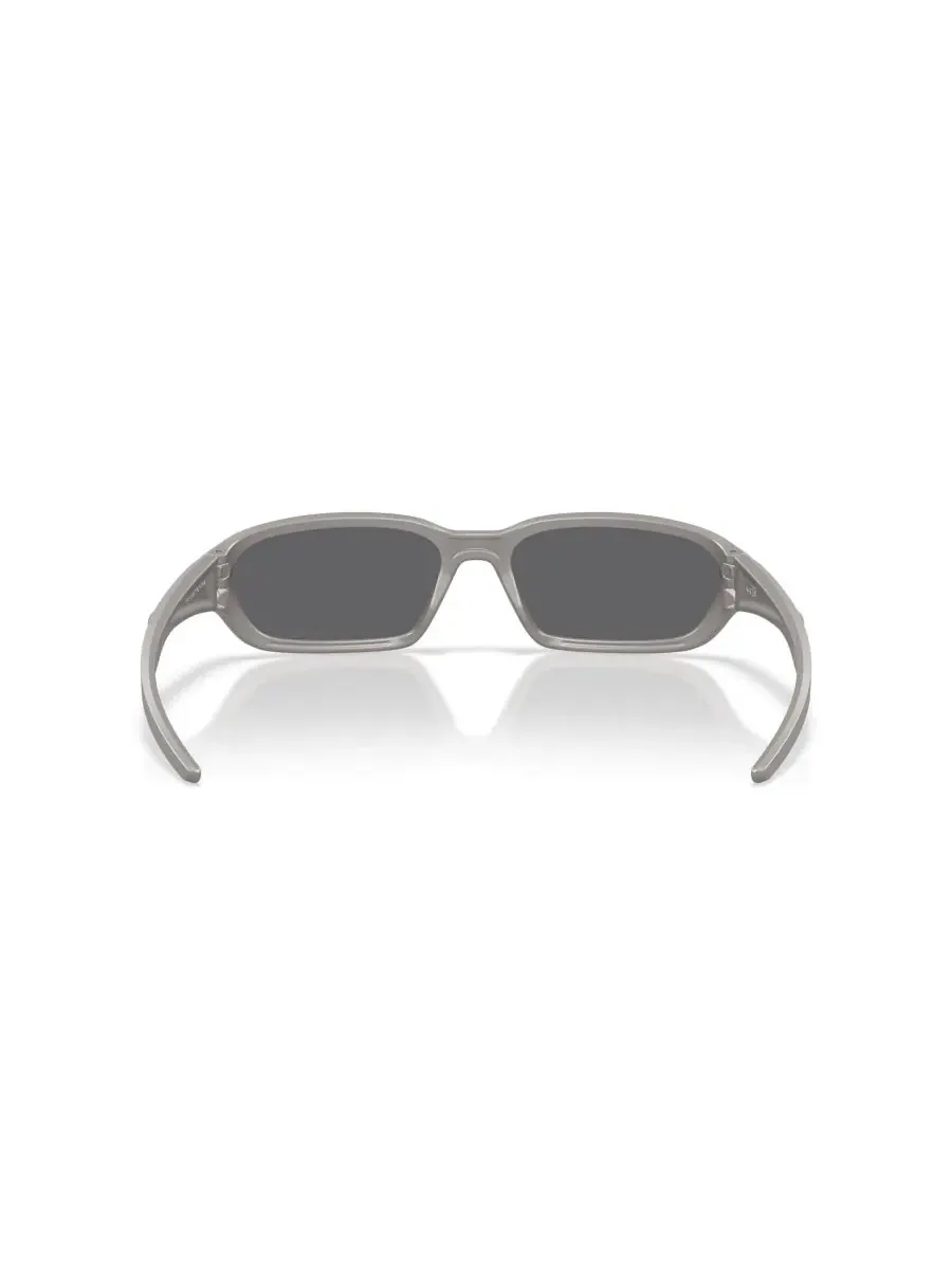Поляризованные солнцезащитные очки Terraforma унисекс, OO9530 Oakley — изображение 2 из 9, титановый