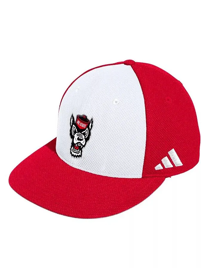 Мужская белая бейсбольная кепка NC State Wolfpack On-Field adidas — изображение 1 из 2