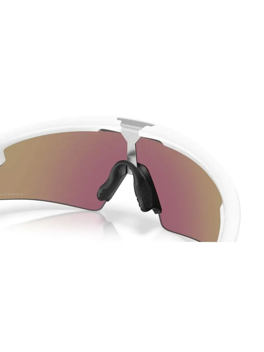 Солнцезащитные очки унисекс Sphaera Strike, OO9531 Oakley — изображение 7 из 8, белый