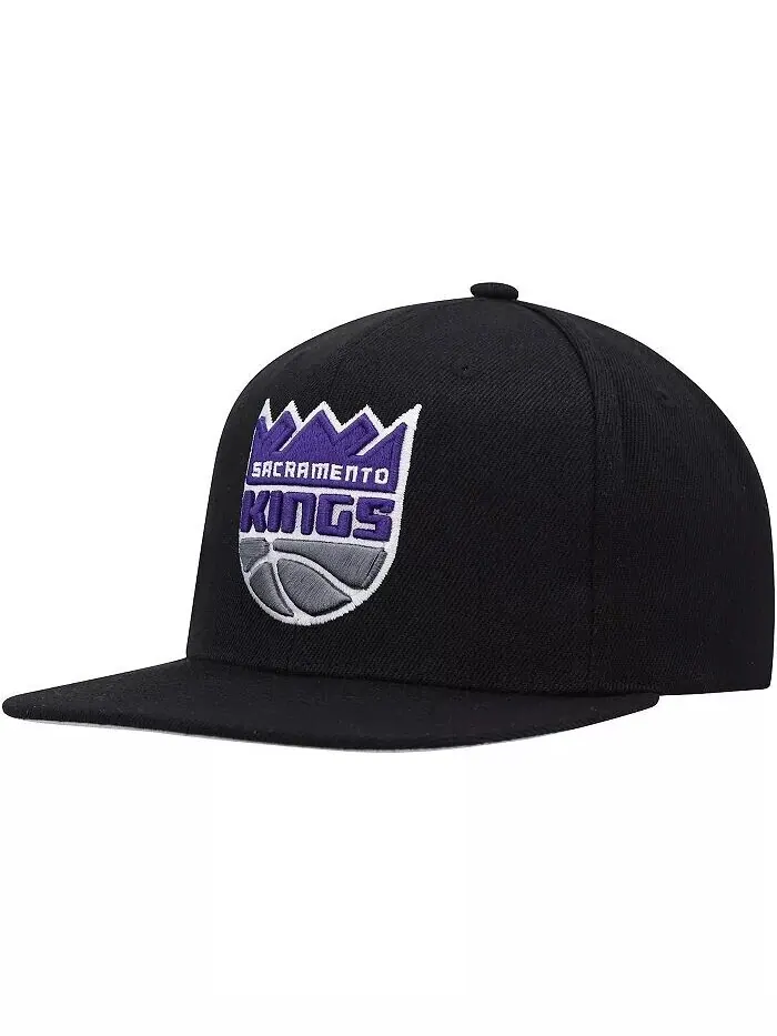 Мужская черная кепка Sacramento Kings Side Core 2.0 Snapback Mitchell & Ness — изображение 3 из 4, черный
