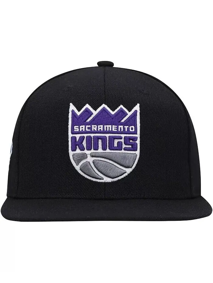 Мужская черная бейсболка Sacramento Kings Side Core 2.0 Snapback Mitchell & Ness — изображение 4 из 4