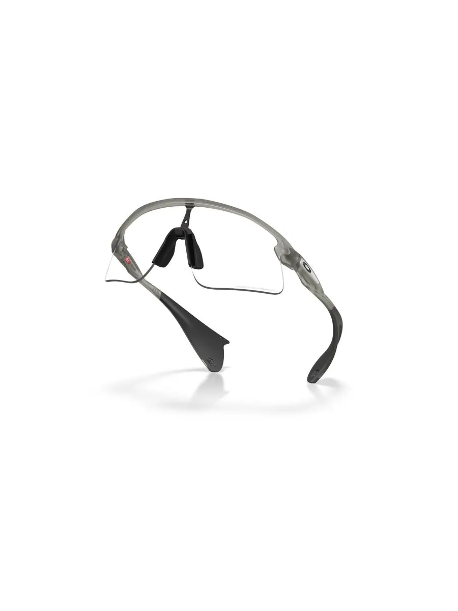 Солнцезащитные очки унисекс, Stunt Devil OO9517 фотохромные Oakley — изображение 5 из 9, серый