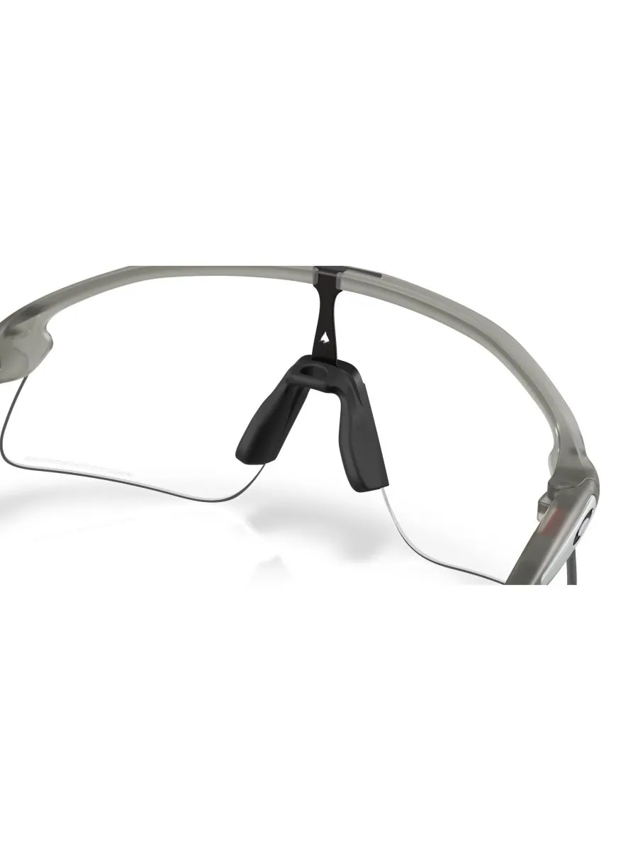Солнцезащитные очки унисекс, Stunt Devil OO9517 фотохромные Oakley — изображение 9 из 9, серый