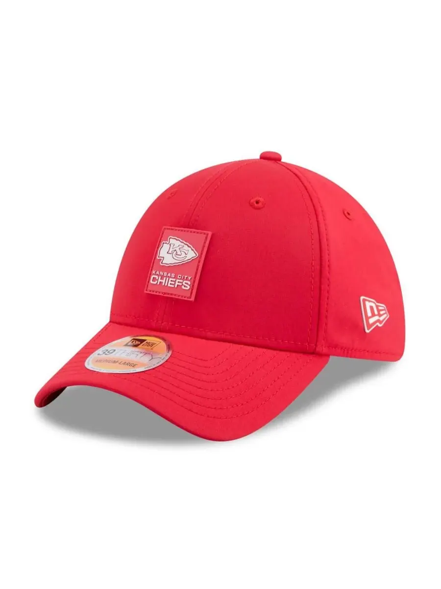 New Era Мужская красная кепка Kansas City Chiefs 2025 Sideline 39THIRTY Flex Hat — изображение 1 из 5, красный