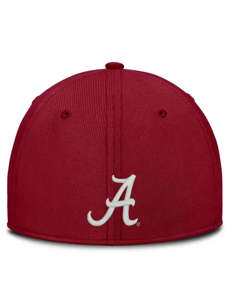 Кепка Nike Alabama Crimson Tide Rise On-Field SwooshFlex Dri-FIT — изображение 2 из 4, красный