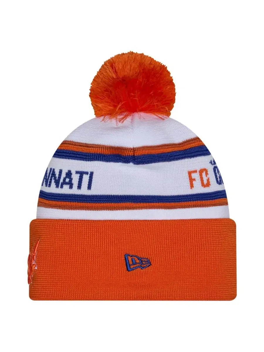 Вязаная шапка с отворотом и помпоном FC Cincinnati 2026 Jersey Hook Cuffed Knit Hat New Era — изображение 3 из 3