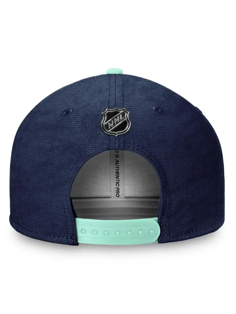 Fanatics Мужская бейсболка Seattle Kraken Authentic Pro Rink Snapback глубокого — изображение 2 из 4, синий светлый синий