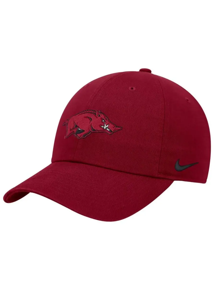 Мужская регулируемая кепка Cardinal Arkansas Razorbacks Club Nike — изображение 1 из 2, красный