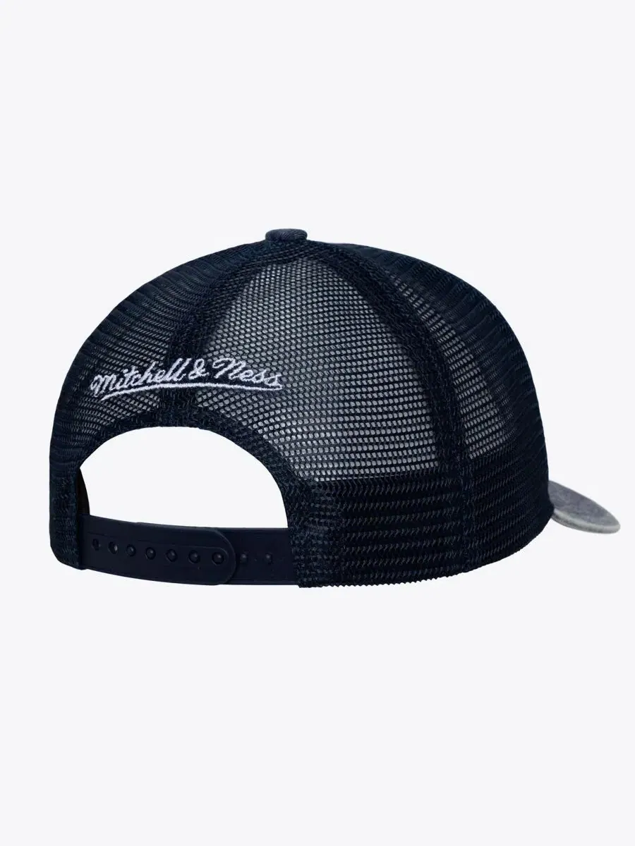 Кепка-тракер с вышитым логотипом New York Yankees Mitchell & Ness — изображение 2 из 3, темно-синий
