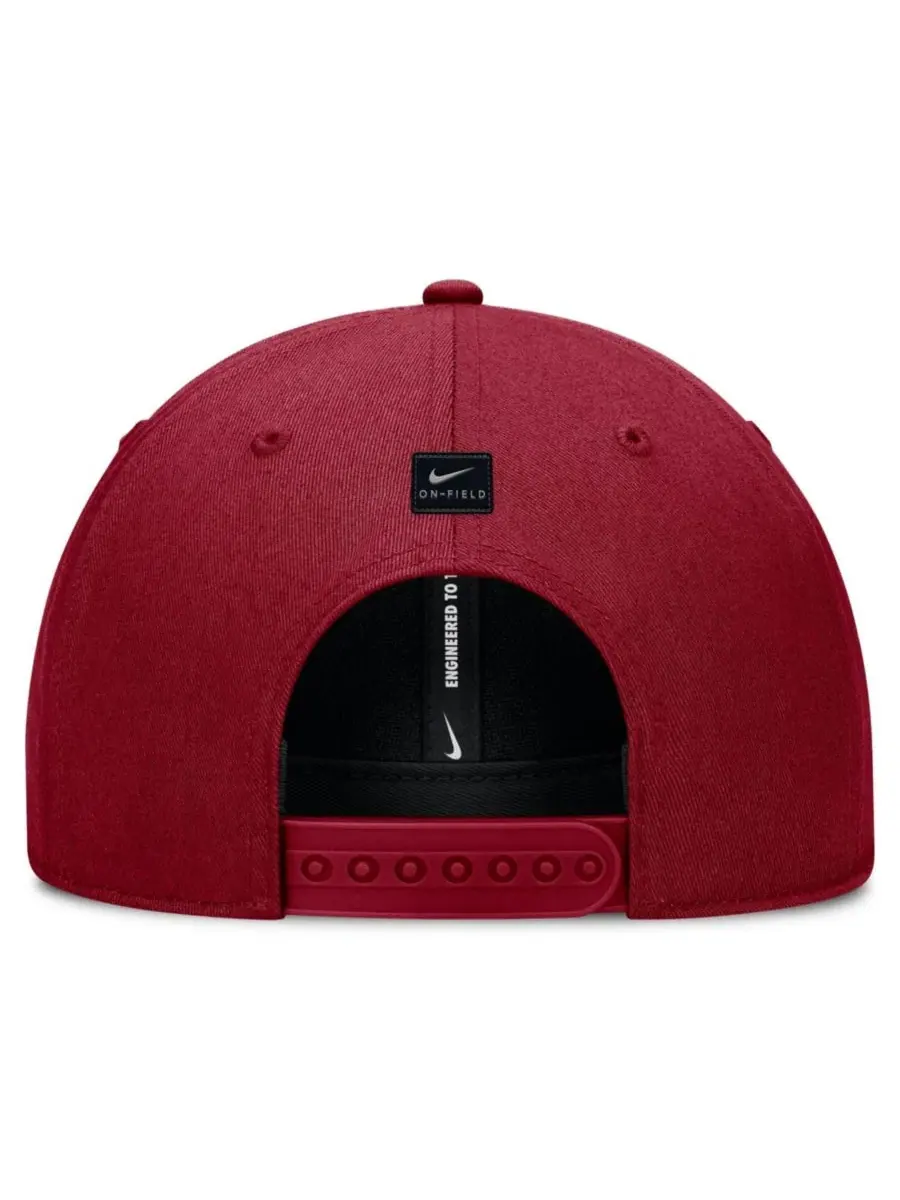 Кепка с вышивкой Alabama Crimson Tide 2026 On-Field Gameday Rise Nike — изображение 4 из 4, красный