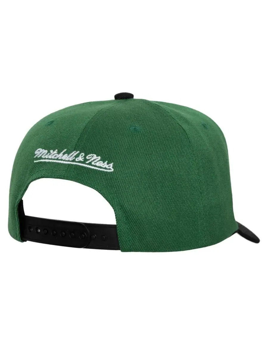 Mitchell & Ness Мужская бейсболка Boston Celtics Under Arch Two-Tone Pro Crown Snapback — изображение 3 из 3, зеленый черный