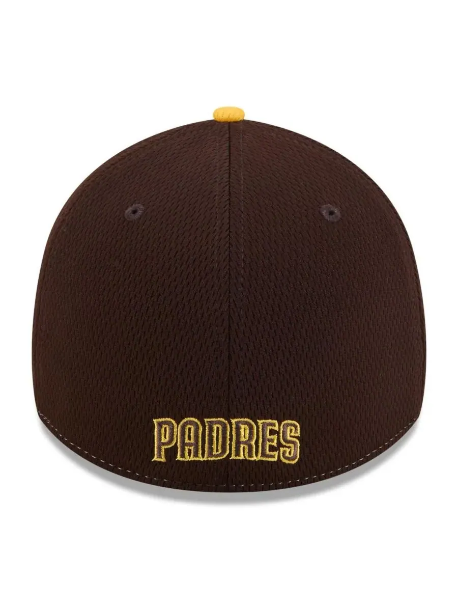 New Era Мужская коричнево-золотая кепка San Diego Padres 2025 MLB Clubhouse 39THIRTY Flex Hat — изображение 2 из 5