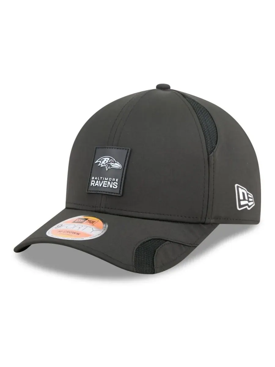 New Era Мужская черная регулируемая бейсболка Baltimore Ravens 2025 Sideline M-Crown 9FORTY — изображение 1 из 5, черный