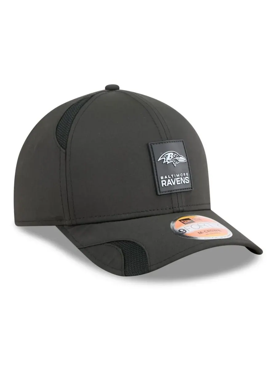 New Era Мужская черная регулируемая бейсболка Baltimore Ravens 2025 Sideline M-Crown 9FORTY — изображение 4 из 5, черный