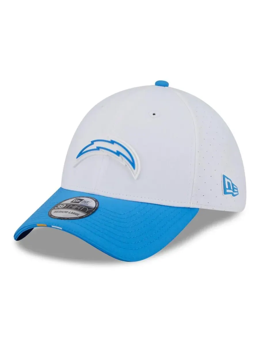 New Era Мужская бело-голубая кепка Los Angeles Chargers 39THIRTY Flex Hat для тренировочного лагеря — изображение 1 из 4