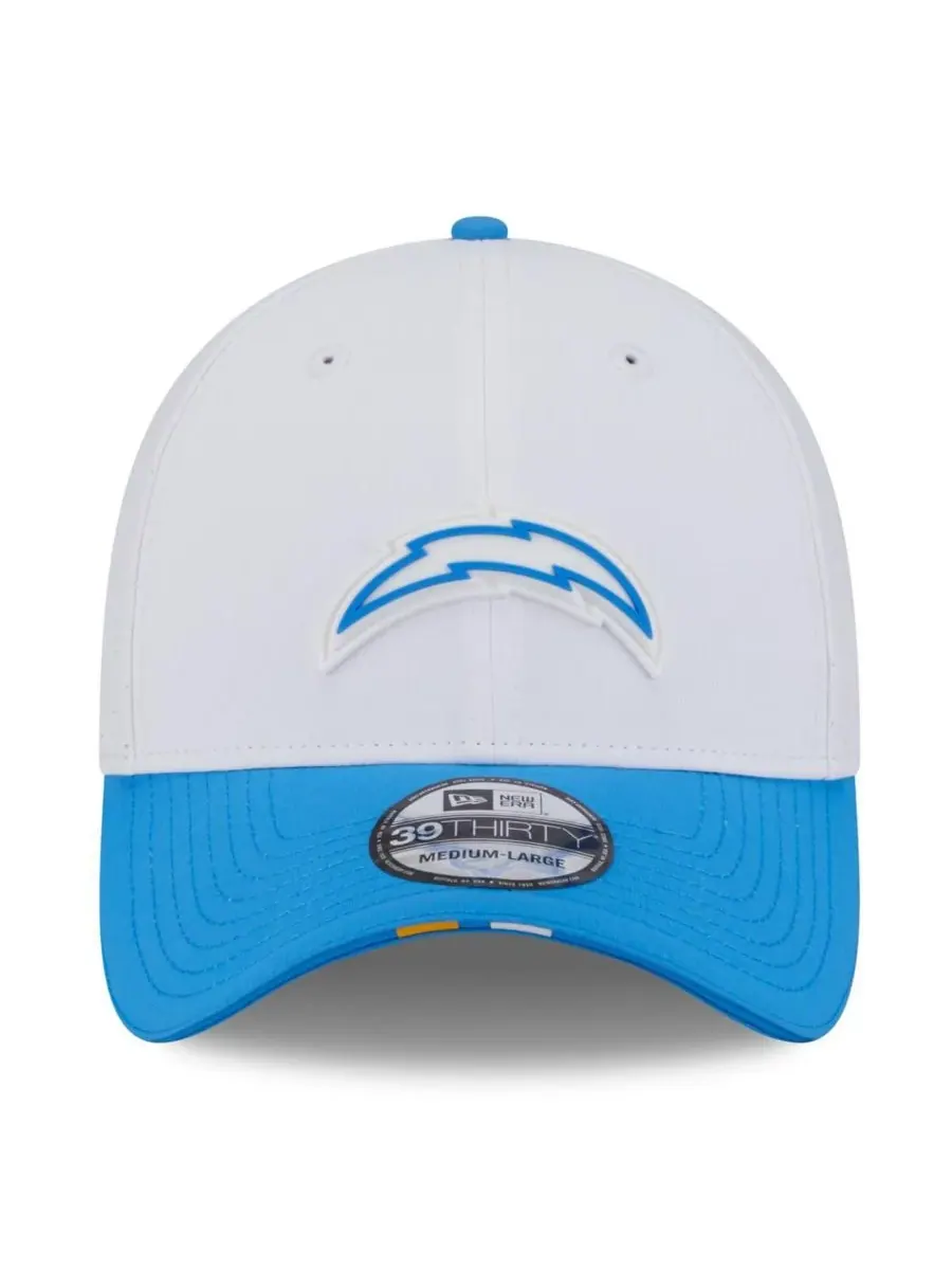 New Era Мужская бело-голубая кепка Los Angeles Chargers 39THIRTY Flex Hat для тренировочного лагеря — изображение 3 из 4