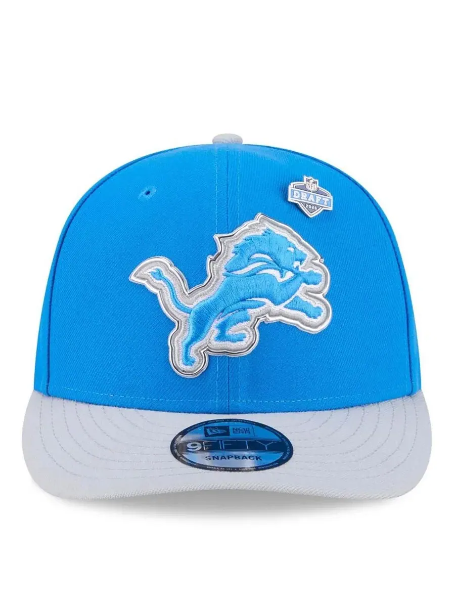Бейсболка New Era Detroit Lions 2026 NFL Draft On Stage Pre-Curved 9FIFTY — изображение 2 из 5, синий серебристый
