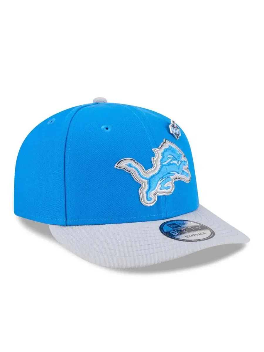 Бейсболка New Era Detroit Lions 2026 NFL Draft On Stage Pre-Curved 9FIFTY — изображение 3 из 5, синий серебристый