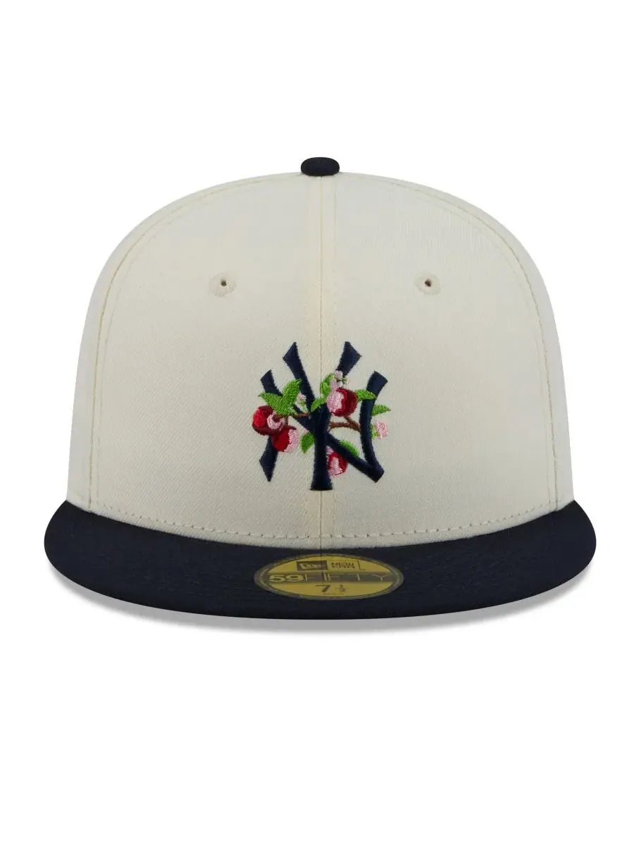 Кепка New York Yankees Blossom 59FIFTY New Era — изображение 2 из 5, белый темно-синий