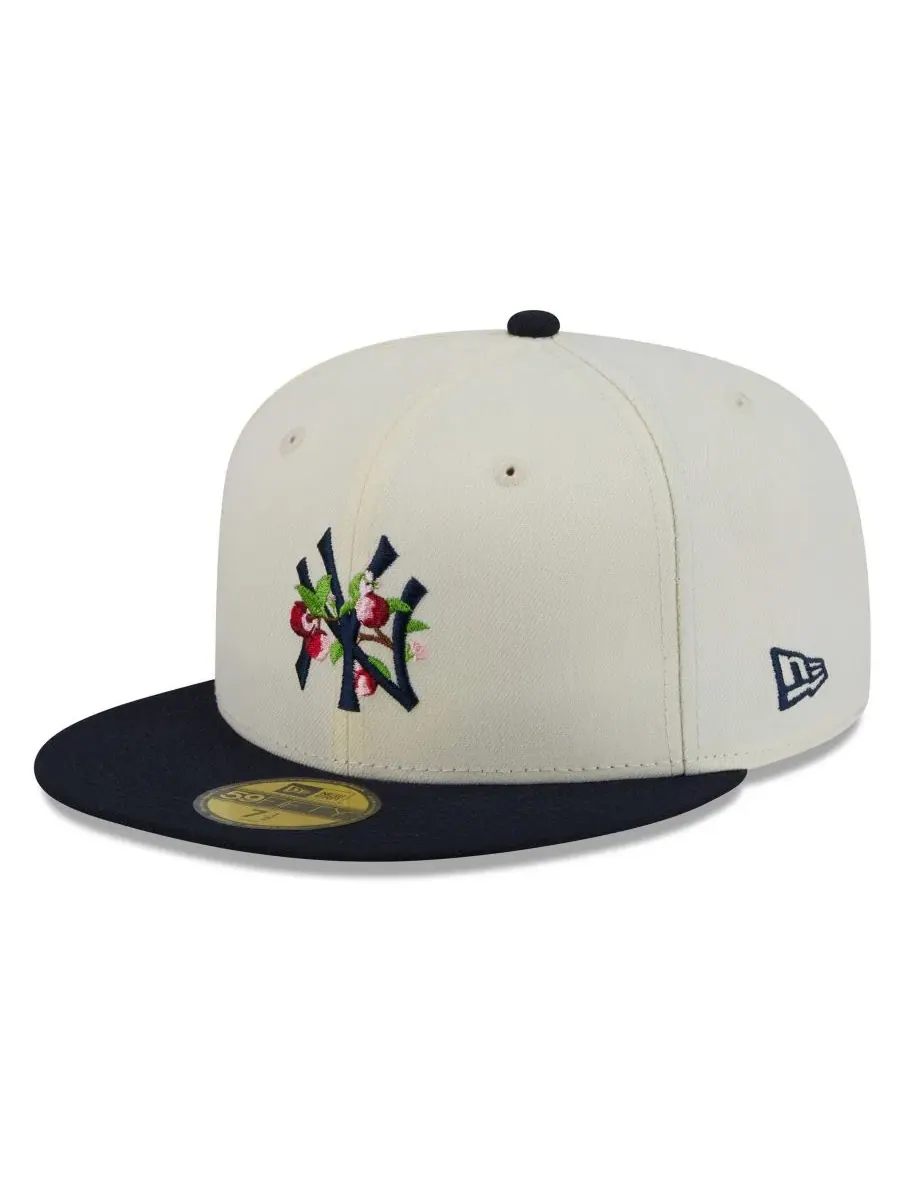 Кепка New York Yankees Blossom 59FIFTY New Era — изображение 3 из 5, белый темно-синий