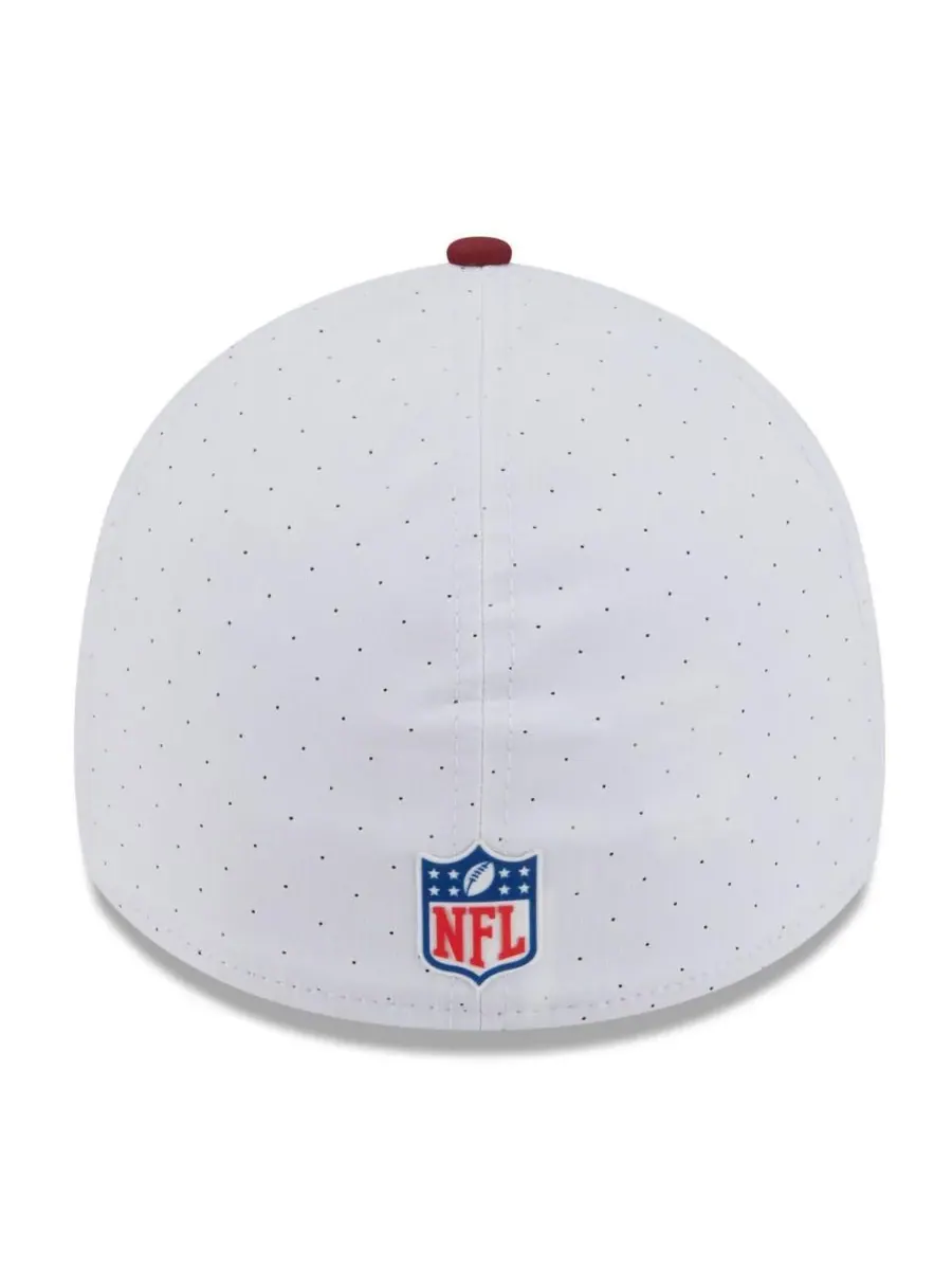New Era Мужская бело-бордовая кепка Washington Commanders 39THIRTY Flex Hat для тренировочного — изображение 3 из 4