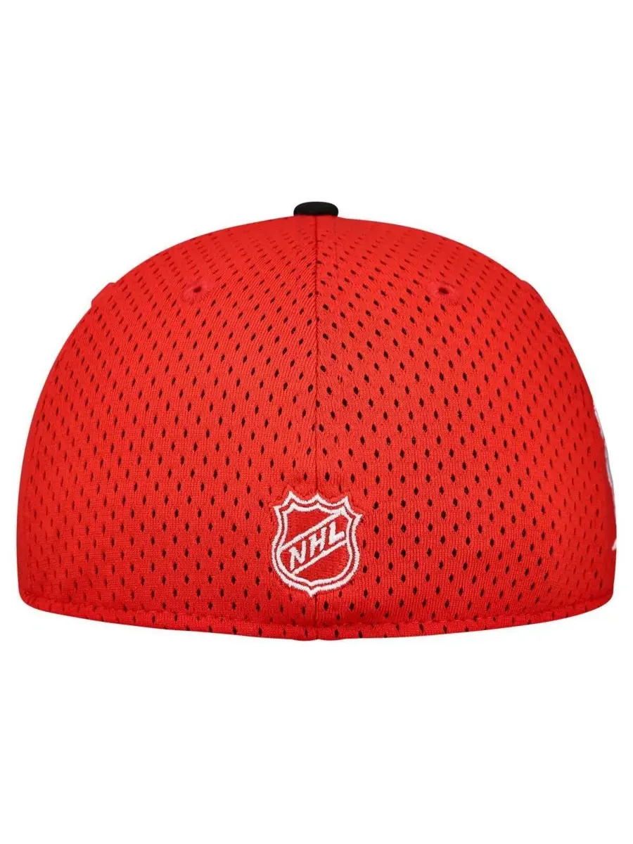 New Era Мужская двухцветная кепка Detroit Red Wings с сетчатой верхней частью — изображение 2 из 4, красный черный
