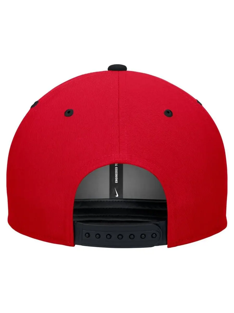 Nike Мужская бело-красная бейсболка Cincinnati Bearcats Pro Performance Snapback — изображение 2 из 3, белый красный