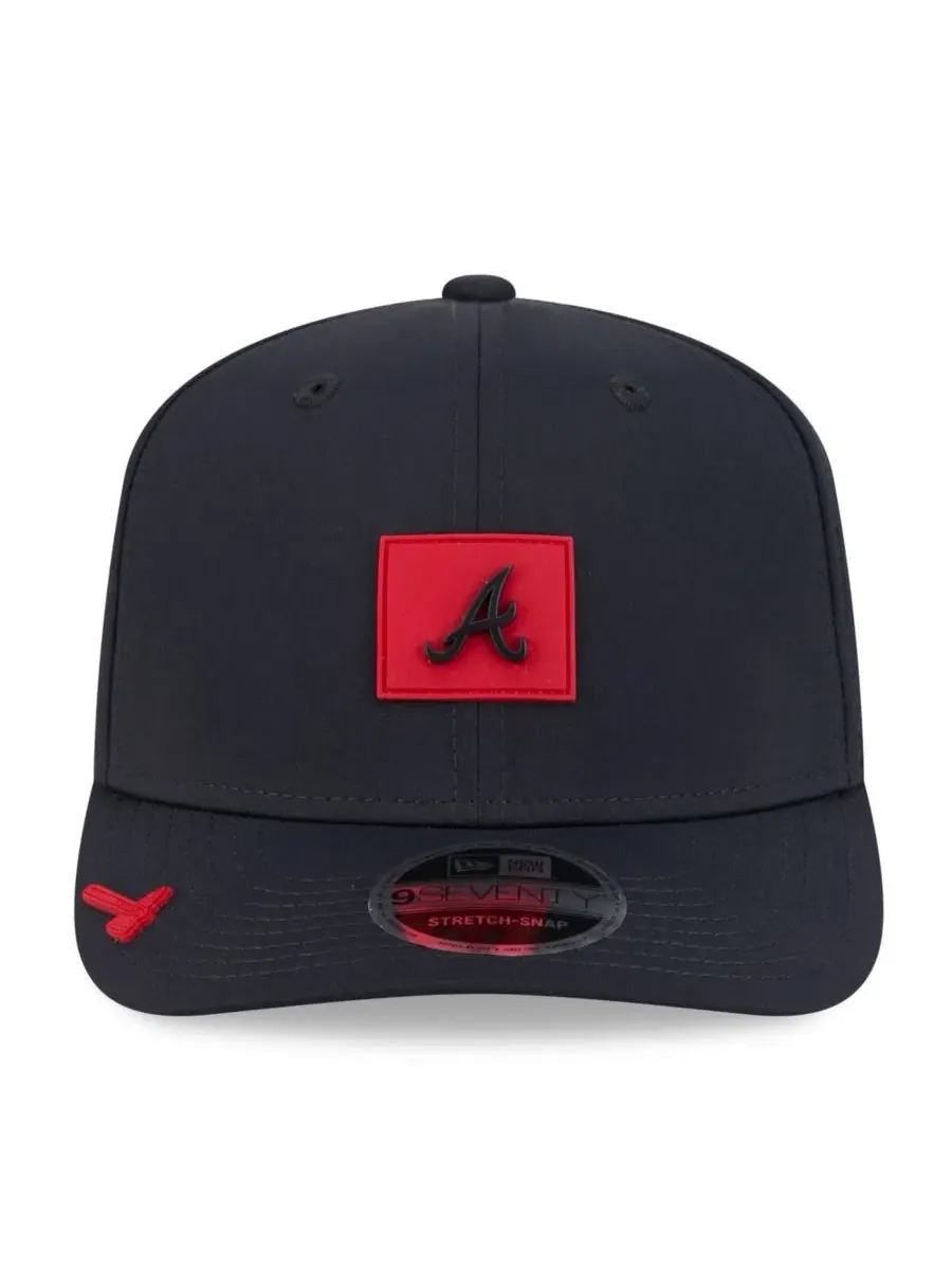 Кепка с полуизогнутым козырьком Atlanta Braves 2026 Clubhouse 9SEVENTY New Era — изображение 2 из 5, темно-синий