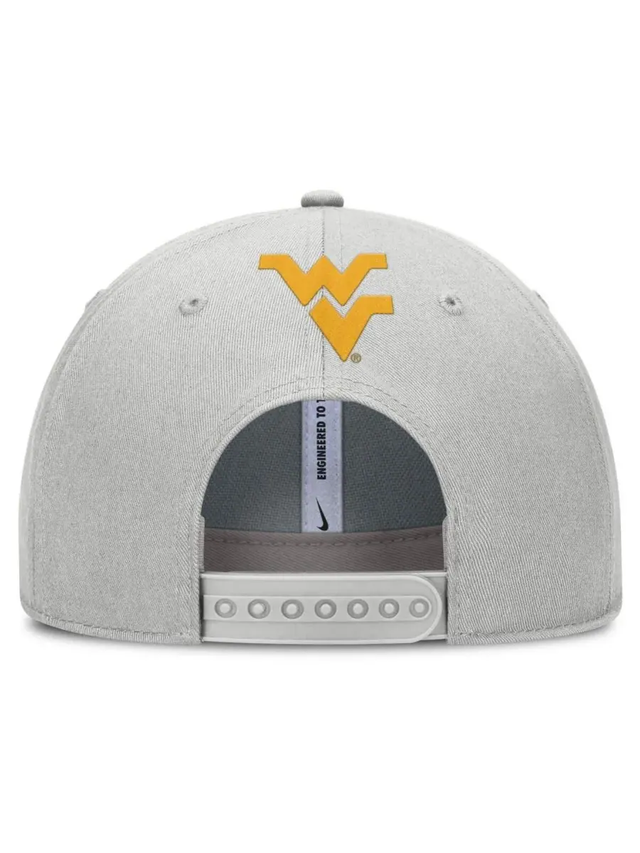 Nike Мужская серая кепка West Virginia Mountaineers 2025 Sideline Dust с регулируемой высотой и — изображение 2 из 4, серый