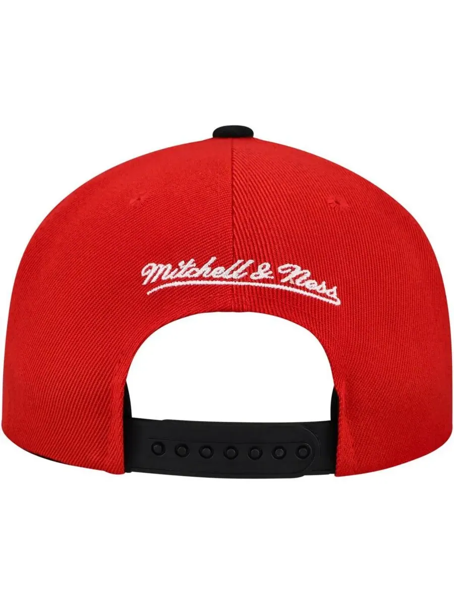 Mitchell & Ness Мужская красно-черная кепка Detroit Red Wings Under Arch Two-Tone Pro Crown Snapback — изображение 4 из 4