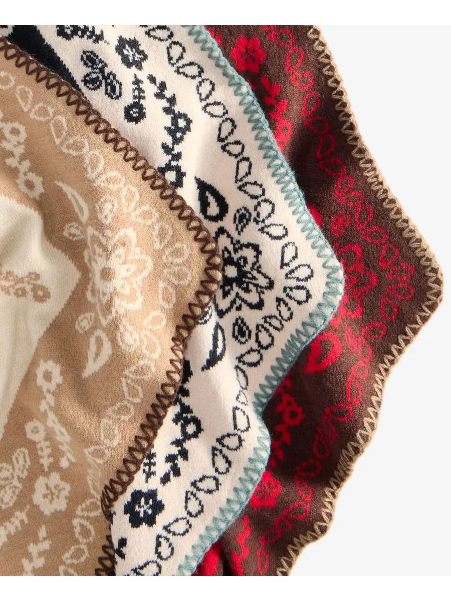 Треугольный вязаный шарф с принтом бандана Paisley Style & Co. — изображение 4 из 4, слоновая кость